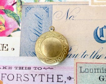 Vintage Brass Lockett Round Etched Floral Pendant Solid Brass - Art Nouveau Gold Charm Finding