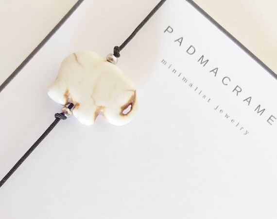 Pulsera relajante elefante de howlita
