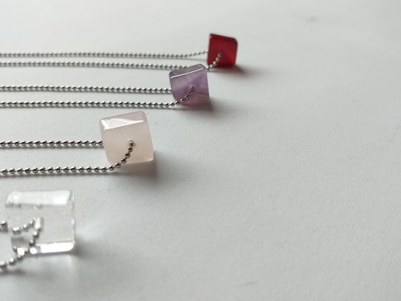 Collar cuadrado mineral: cornalina, cuarzo blanco, amatista, cuarzo rosa, jaspe amarillo, ónix y lapislázuli