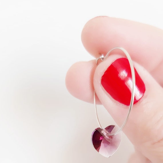 Pendientes hipoalergénicos de acero y cristal de swarovski: lila