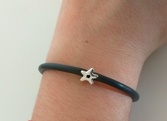 Pulsera luna y caucho