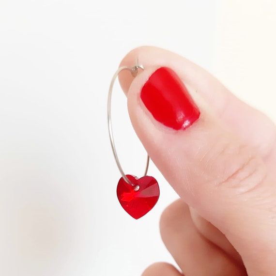 Pendientes hipoalergénicos de acero y cristal de swarovski: rojo