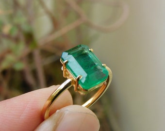 Raw Solitaire Emerald Gold Ring / Anniversary Ring / Statement Emerald Ring / Mother's Day Gift