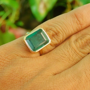 10 Carats Natural Emerald Solitaire Ring For Unisex Men&#39;s And Women - 14k Gold May Birthstone Gift Ring - Zambian Emerald Ring