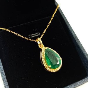 4.50 Carats natural Zambian Emerald and Australian Diamonds Necklace for womans and Girls in 14k yellow gold / Wedding necklace.