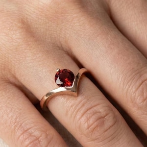 Runder Rubin-Solitärring aus 14-karätigem Massivgold – Geburtssteinring für Damen (Juli)