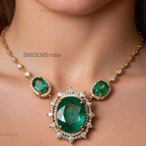 Women Oval Shape Charm Necklace For Wedding And Anniversary Gift / May Birthstone Party Wear Natural Emerald Necklace / Christmas Gift