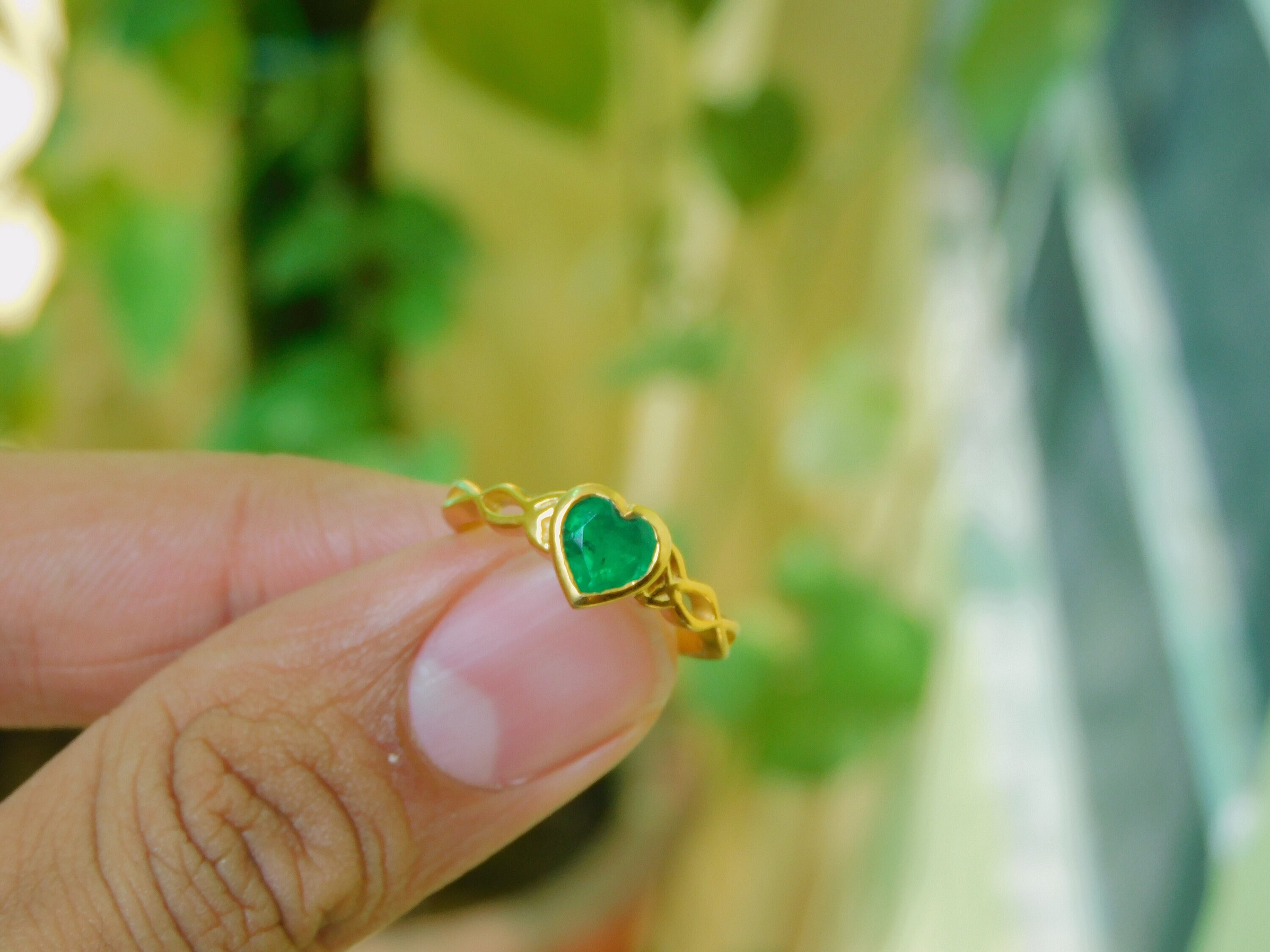 14k Gold Heart Shape Natural Emerald Ring for Women and