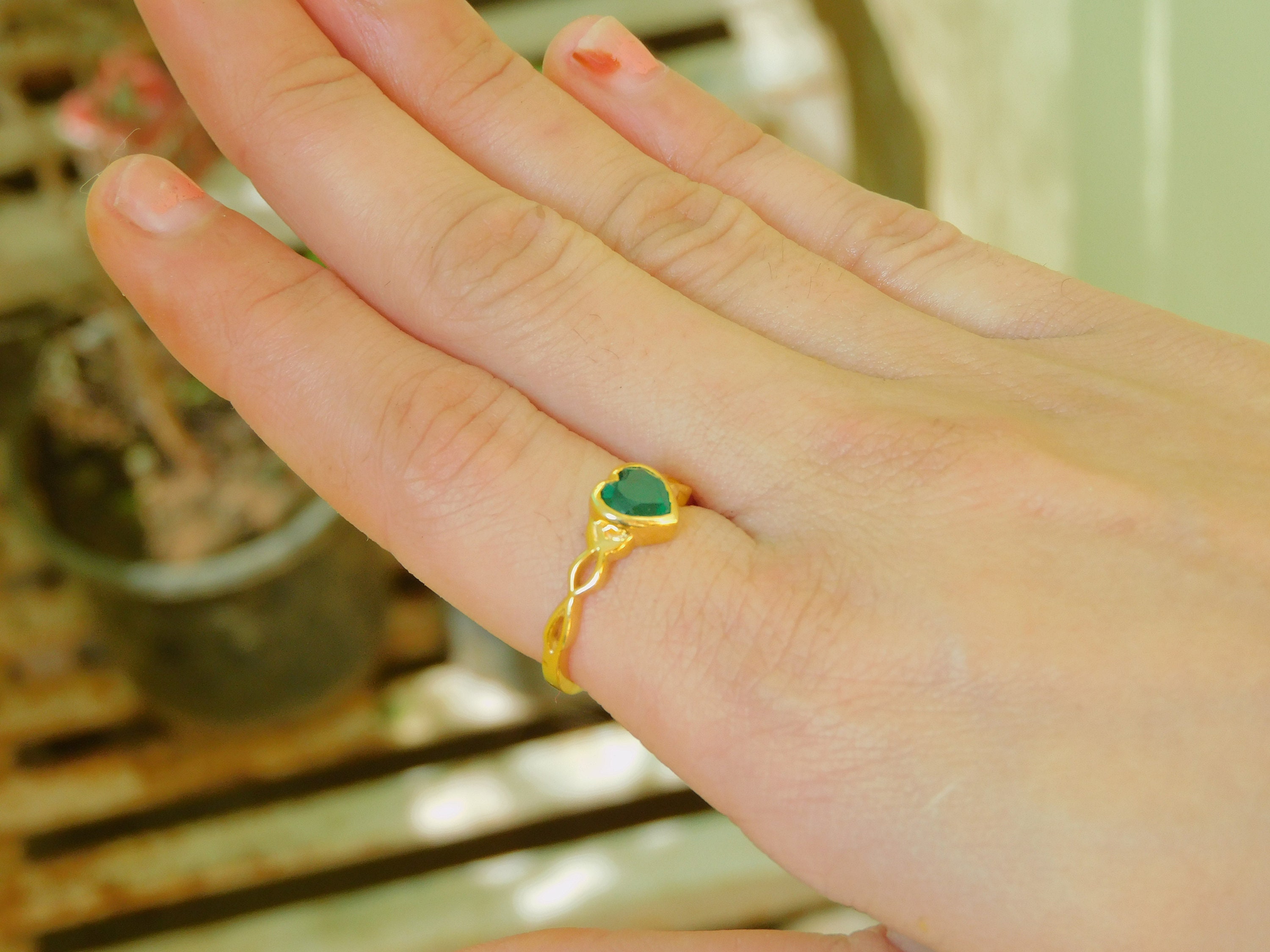Emerald Chain Ring – YI COLLECTION