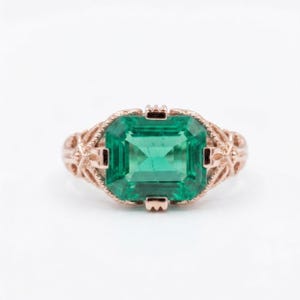 Vintage Natural Emerald Ring in 18K Solid Gold / Stylish Victorian Style Emerald Engagement Ring For Womens And Girls/ christmas gift