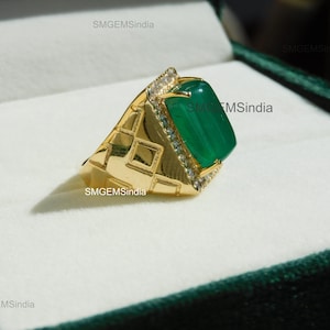 18k Solid Gold Men&#39;s Emerald Cabochon Ring with Diamond Accents