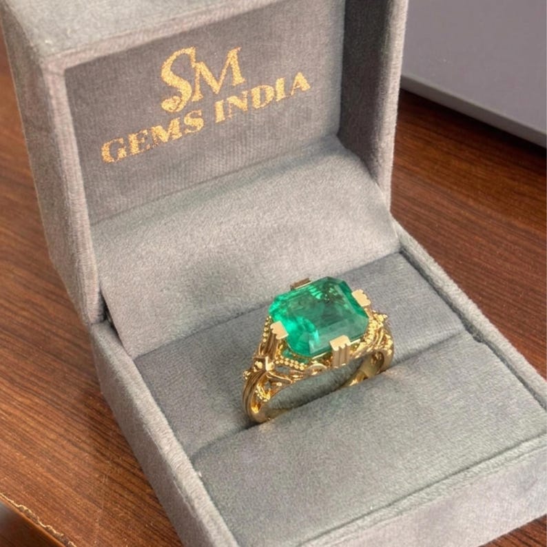 Vintage Natural Emerald Ring in 18K Solid Gold / Stylish Victorian Style Emerald Engagement Ring For Womens And Girls/ christmas gift