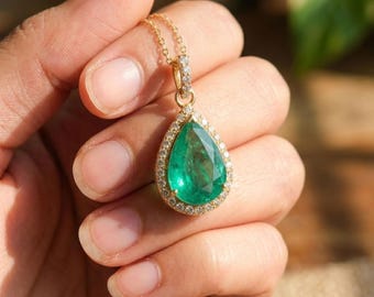 4.20 Carats Pear Shape Natural Emerald Necklace, 14k Yellow Gold Ce Emerald, Art Deco Style