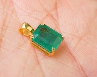 Emerald Cut 3.90 Carats Natural Solitaire Emerald Pendant For Women And Girls / 14k Gold Emerald Pendant