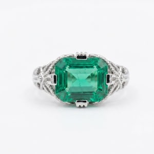 Vintage Natural Emerald Ring in 18K Solid Gold / Stylish Victorian Style Emerald Engagement Ring For Womens And Girls/ christmas gift