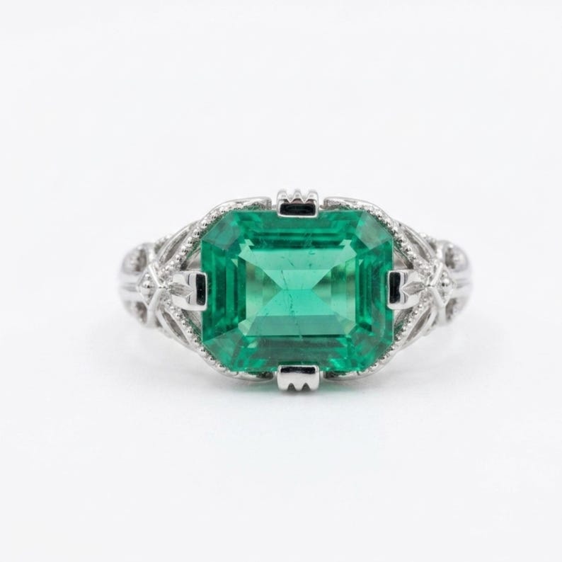 Vintage Natural Emerald Ring in 18K Solid Gold / Stylish Victorian Style Emerald Engagement Ring For Womens And Girls/ christmas gift