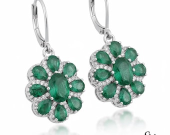 ザンビア産エメラルド 穂のピアス エメラルドカットのドロップピアス：天然ザンビア産エメラルド、18金