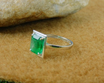 Solitaire Emerald Ring In 14k Solid Gold / May Birthstone Gift Emerald Ring / Green Gemstone Ring For Women And Girls