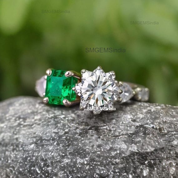 エメラルドとダイヤモンドの14金婚約指輪：5月の誕生石 - Etsy 日本