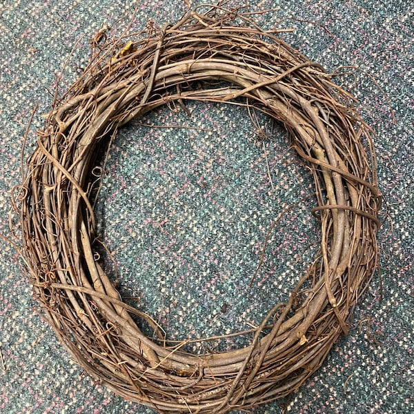 18" Round Grapevine Wreath - 18RVW