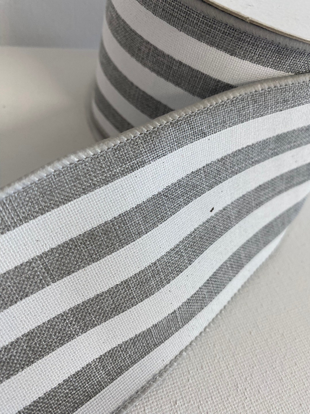 1.5x10yd Vertical Stripe Ribbon Light Beige/ White