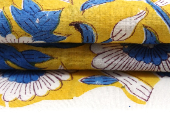 Tissu fleuri jaune et bleu de la robe en Voile de coton Sanganeri Cour fabrication de Voile tissu d’impression bloc indien d782bb Tissu fleuri jaune et bleu de la robe en Voile de coton Sanganeri Cour fabrication de Voile tissu d’impression bloc indien d782bb