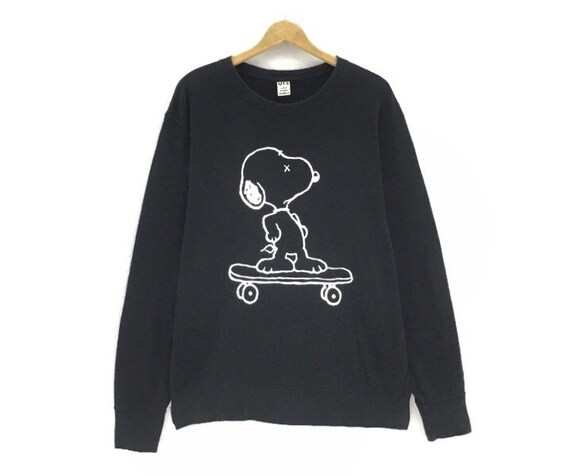kaws snoopy crewneck