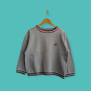 vintage 90s Nike embroidered logo sweatshirt Nike crewneck Nike sweater pullover streewear sportswear style nice gray colour size medium