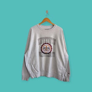 Suéter vintage da universidade Kutztown, suéter com gola redonda e logotipo bordado, estilo campeã, cinza universitário, tamanho x-grande