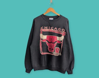 vintage 90s Chicago bulls sweatshirt Chicago bulls crewneck Chicago bulls sweater pullover basketball style nice black colour size x-large
