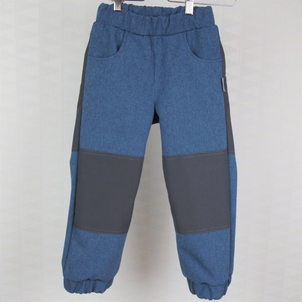 Softshellhose/Matschhose aus Softshell Outdoorhose "Sinnika" in Farbe Jeansblau meliert.