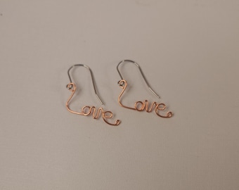 Boucles d'oreilles mot - Cuivre massif fait main
