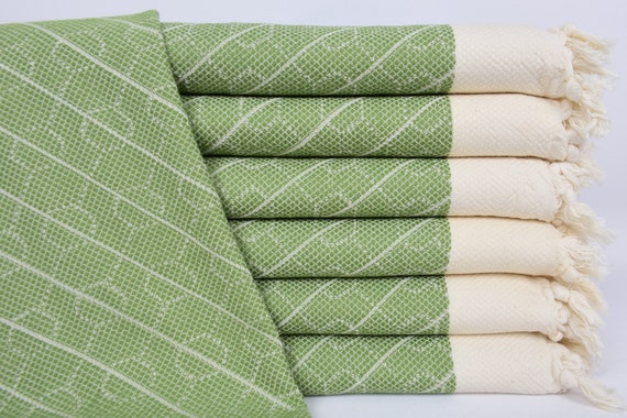 Green store geometric towels