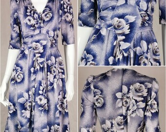 80s vintage Vera Mont Paris 1940s style day dress - 40s inspired floral dress - tie waist jersey blue grey flower dress - tea dress 10 - s