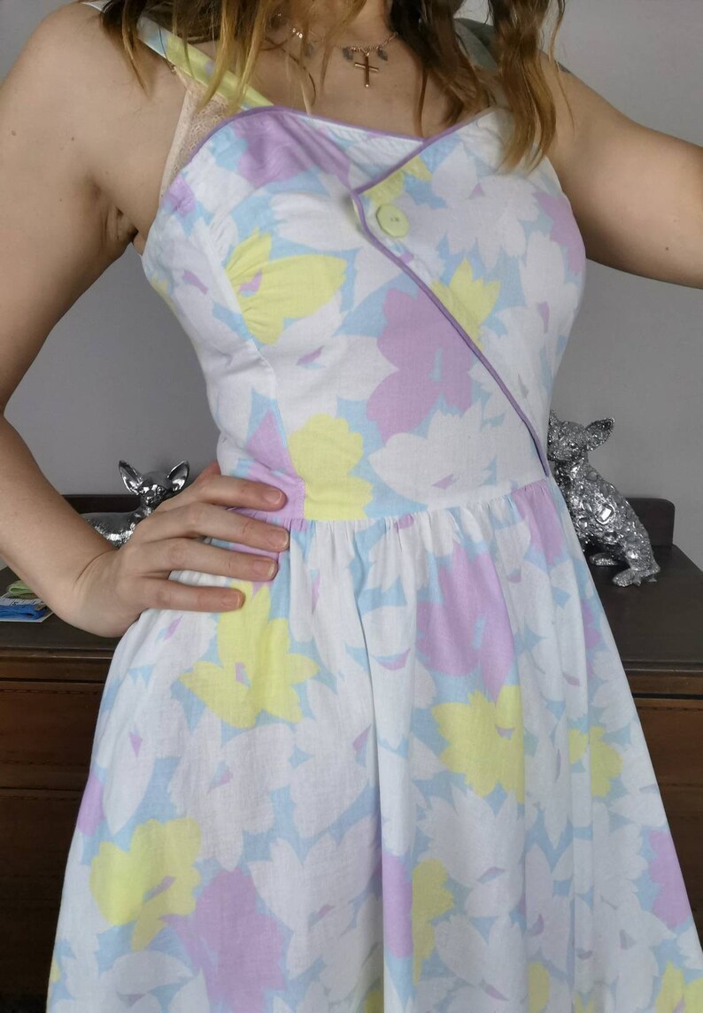 Pastel floral pattern rockabilly swing dress wrap over bodice 80s vintage cotton strappy sundress fit flared wiggle pinup prom dress 10
