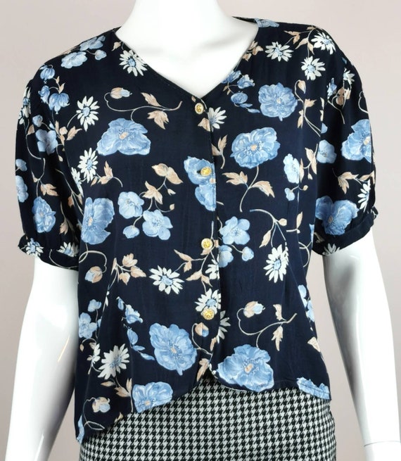 Blusa recortada floral azul marino vintage de los anos 80 blusa con botones con estampado de flores botones de flores s m Etsy Mexico
