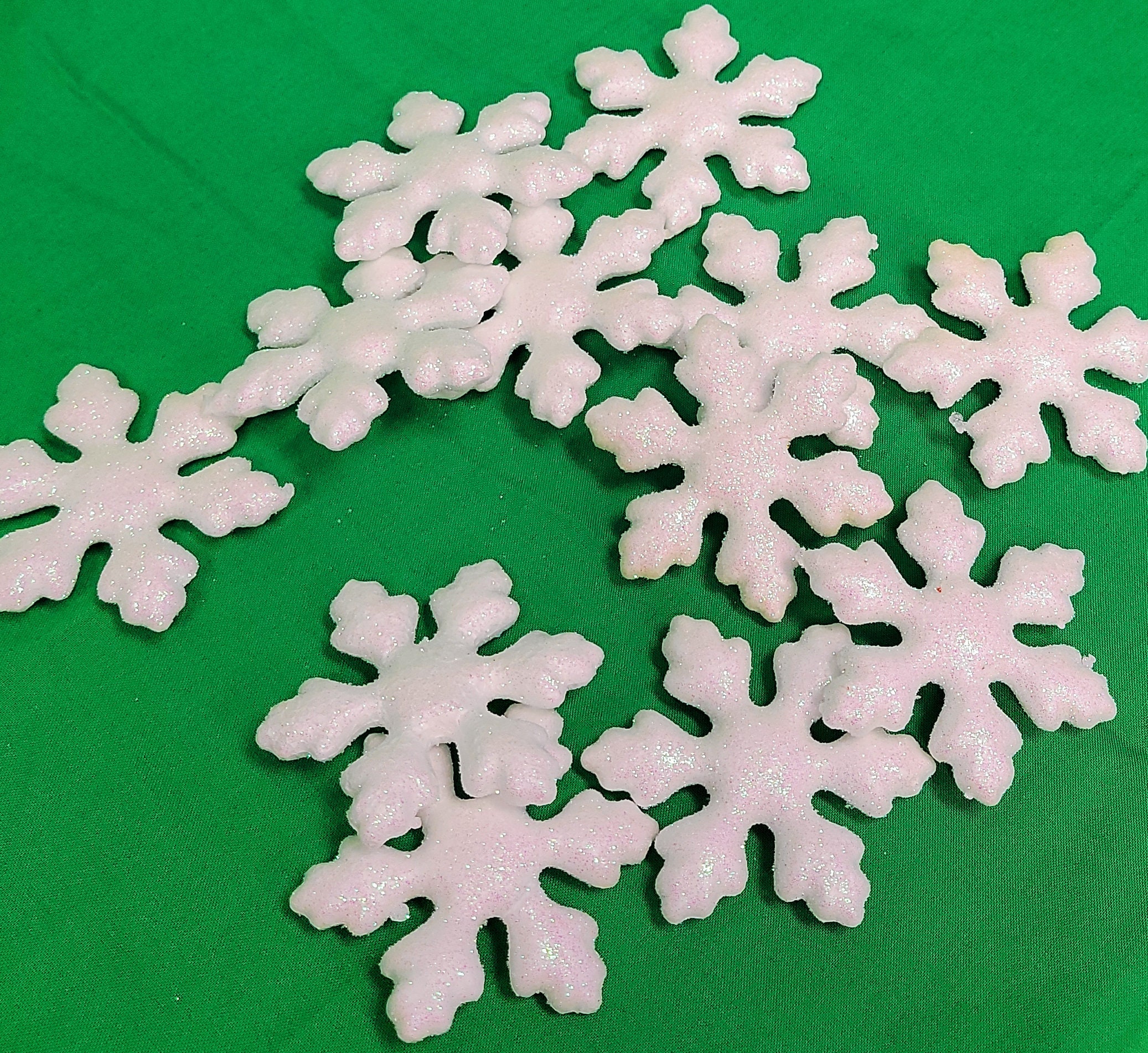 20 POLYSTYRENE CHRISTMAS WHITE SNOWFLAKES IN HD 1 DESIGN 360MM HEIGHT 10MM  THICK