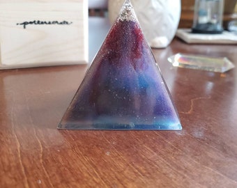 Pyramid Resin Sculpture Memorial Piece for Pets Ashes, Memorial Piece, Glow Resin Memorial Display Art