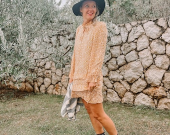 Robe jaune en viscose à imprimé zèbre : romantique col avec noeud papillon