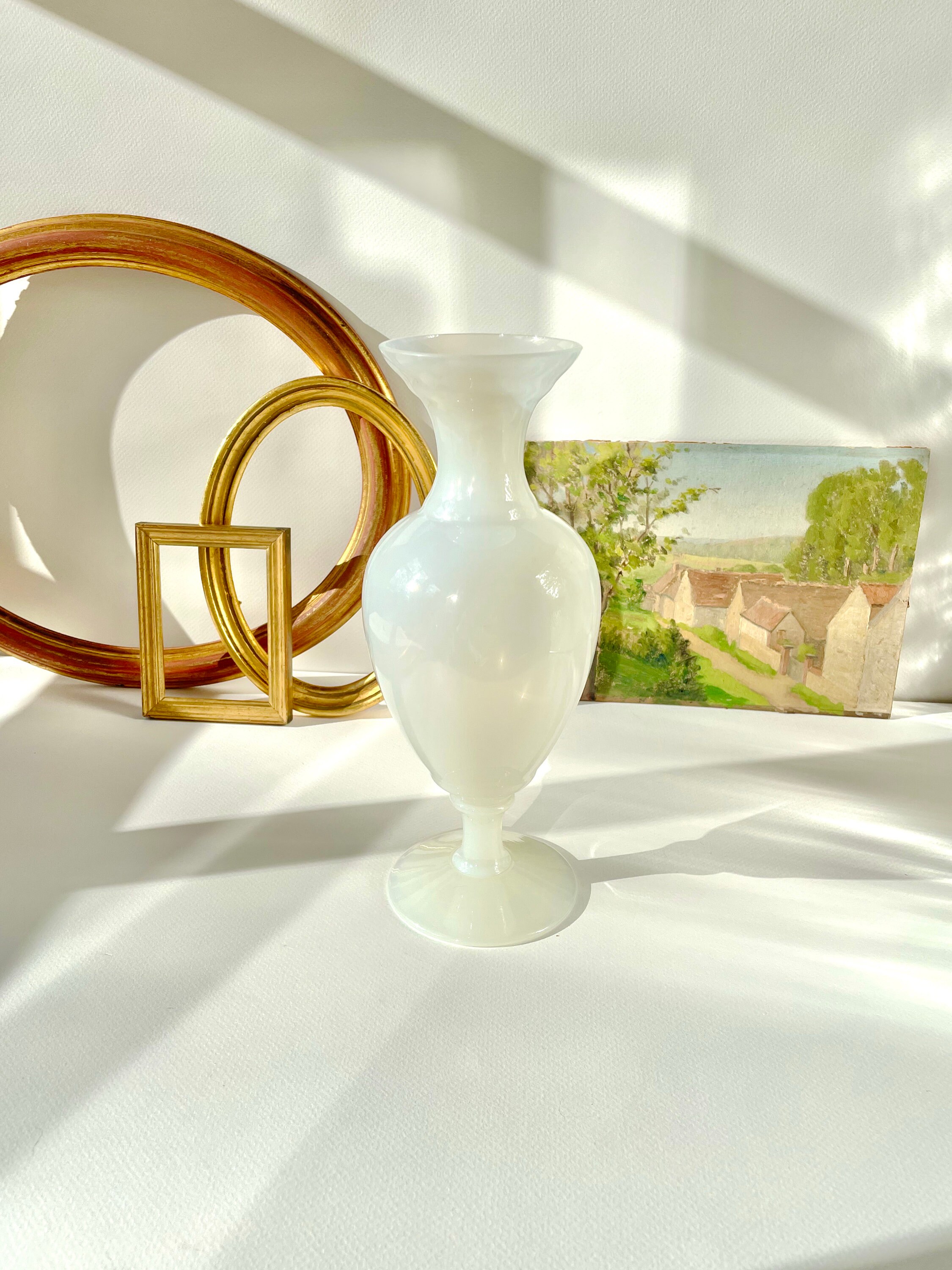 Vase en Opaline Blanc | Style Balustrade Fabriqué France Année 60