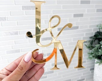 Personalized Wedding Initials Cake Charm Keepsake – Custom Bride Gift for Wedding & Bridal Shower Favors