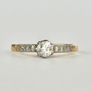 Vintage 18 Carat Gold Diamond Ring