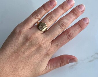Vintage 9 Carat Gold Signet Ring - Etsy