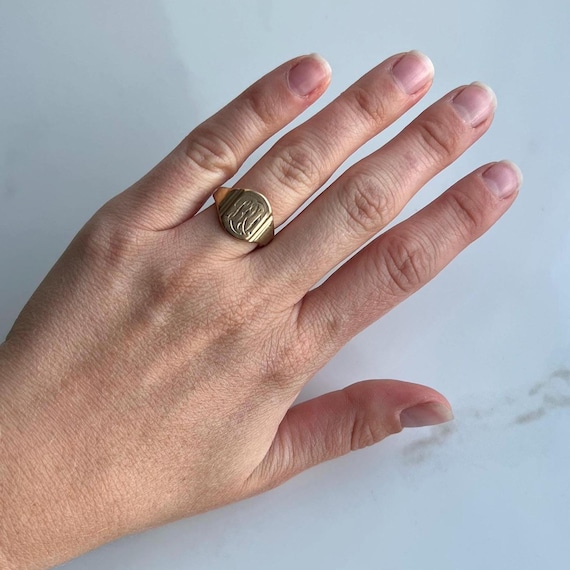 Vintage 9 Carat Gold Signet Ring - Etsy