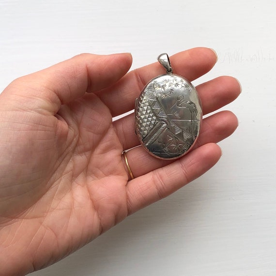 Antique Silver Locket With Beautiful Engraving - image 3