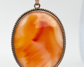 Vintage Double Sided Gold Agate And 9 Carat Gold Pendant