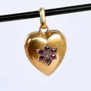 Colgante antiguo de corazón de oro de 15 quilates con rubí y diamantes