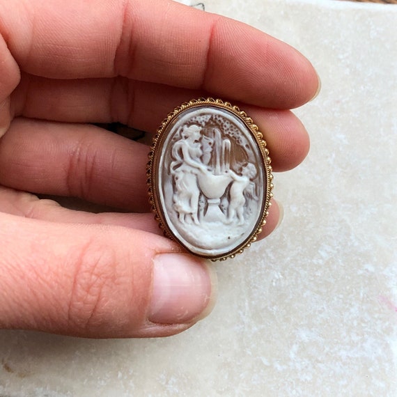 ヴィンテージゴールドカメオブローチ - Etsy 日本