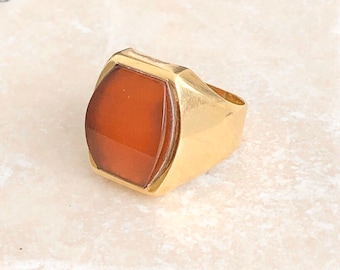 Vintage 18 Carat Gold Carnelian Signet Ring