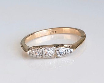 Art Deco 9 Carat Yellow Gold Five Stone Diamond Ring